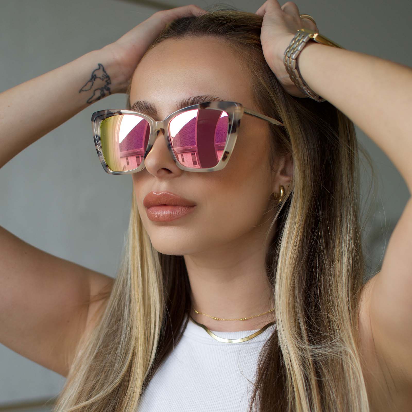 BECKY IV - CREAM TORTOISE + PINK MIRROR SUNGLASSES - Image 15