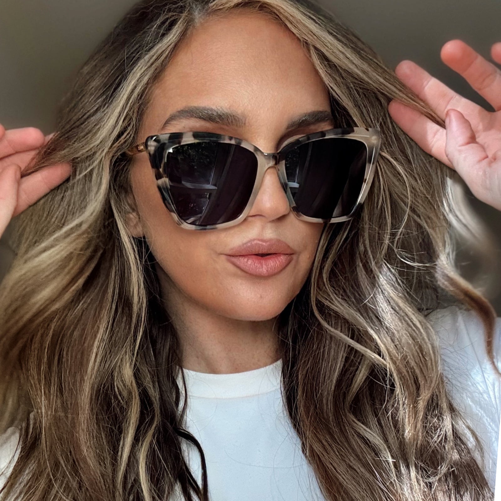 BECKY II - CREAM TORTOISE + GREY POLARIZED SUNGLASSES - Image 20