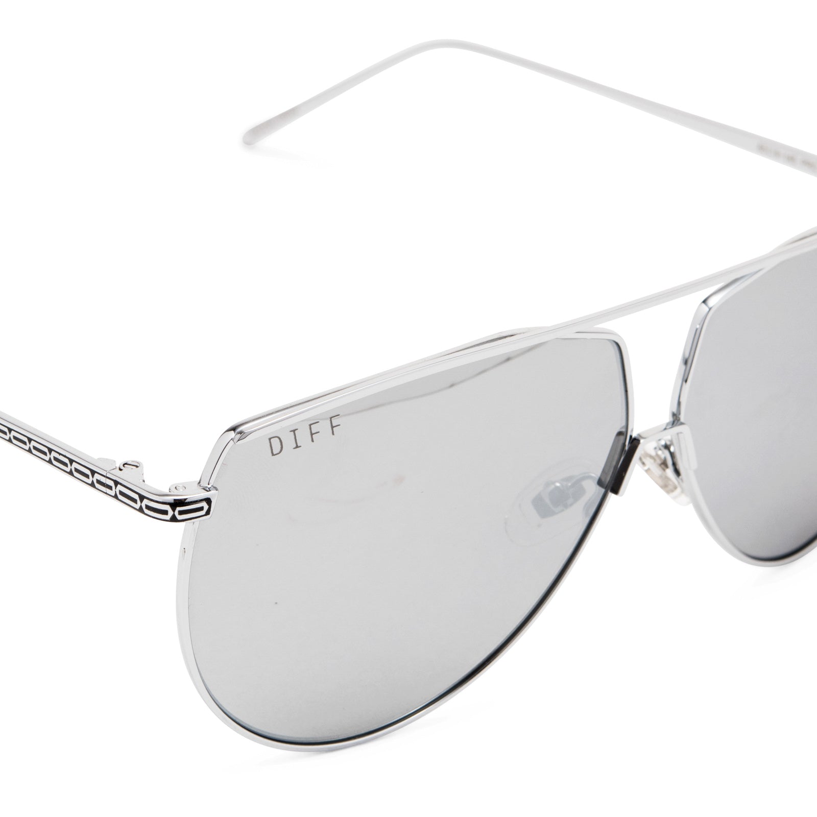 THE MANDALORIAN™ - RAZOR CREST™ GREY + SILVER MIRROR SUNGLASSES - Image 3