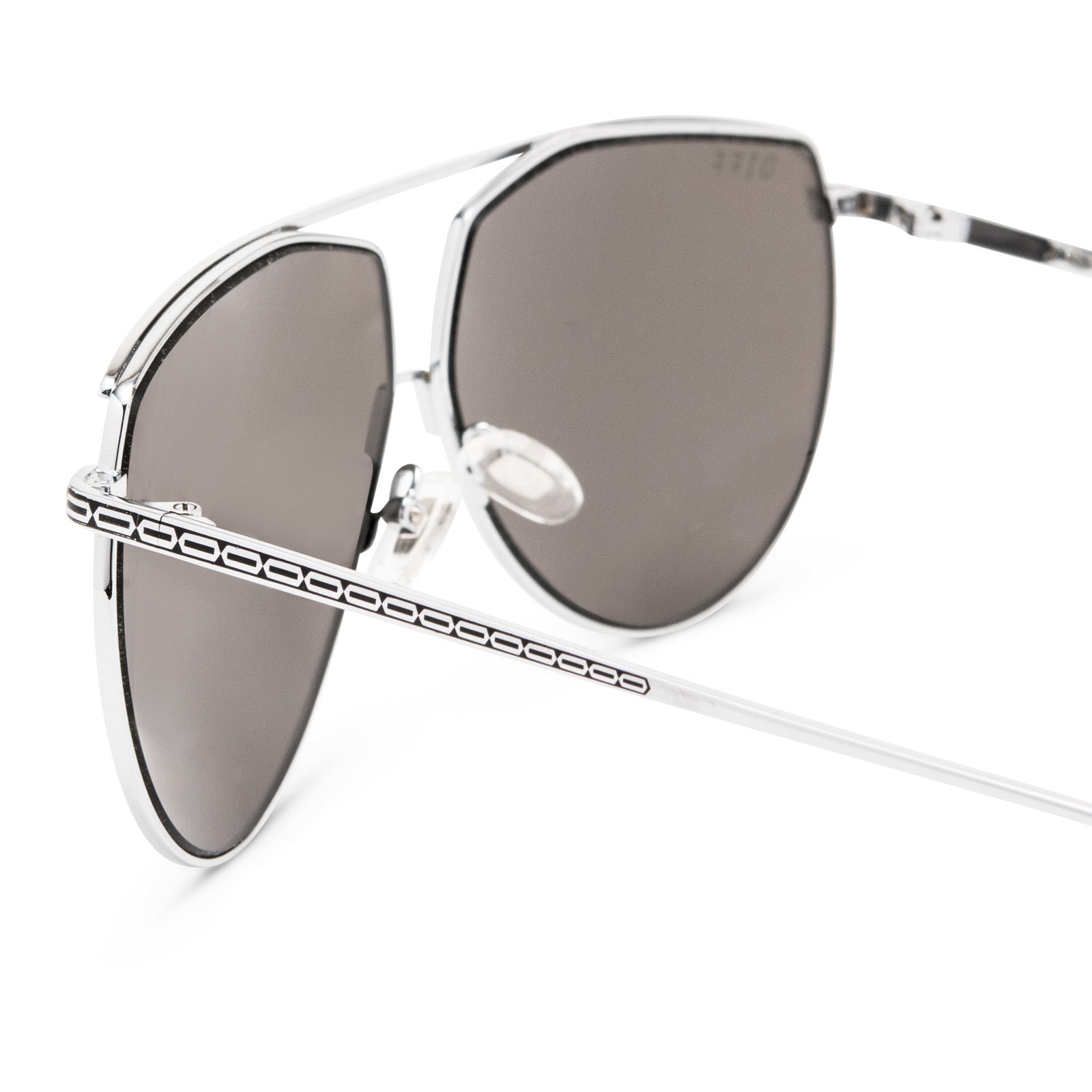 THE MANDALORIAN™ - RAZOR CREST™ GREY + SILVER MIRROR SUNGLASSES - Image 5