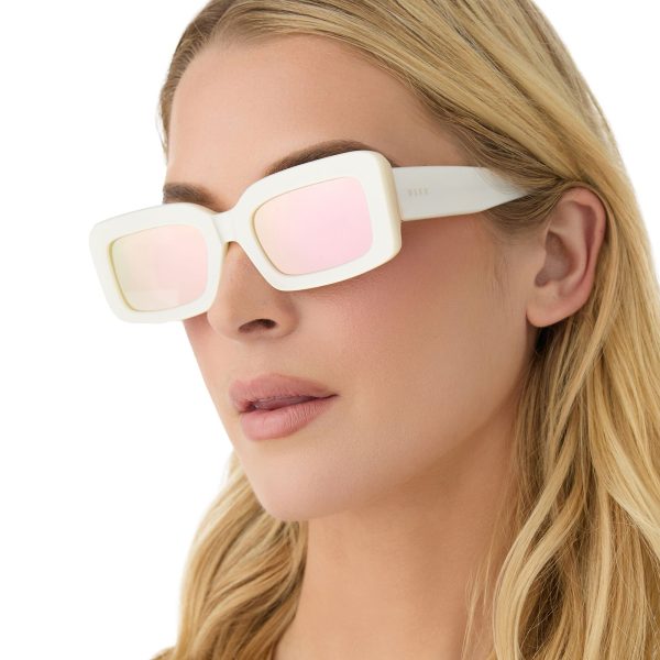 INDY - OPALINE + TAUPE MIRROR SUNGLASSES - Image 11